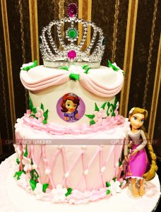 rapunzel fondant cake in 2 tiers